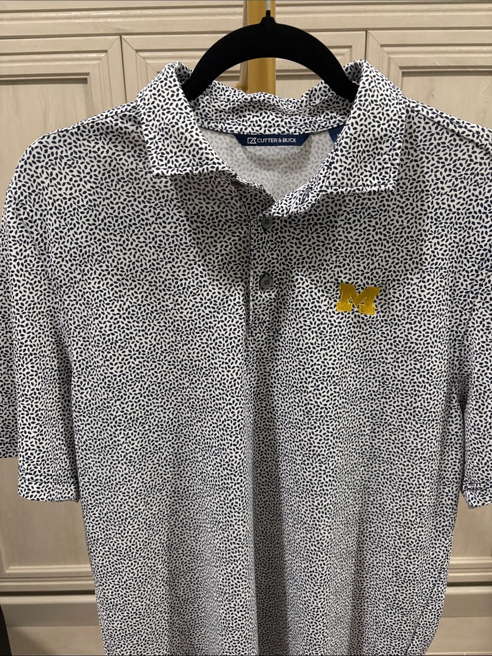 Univ of Michigan Cutter & Buck Men's patterned Polo shirt